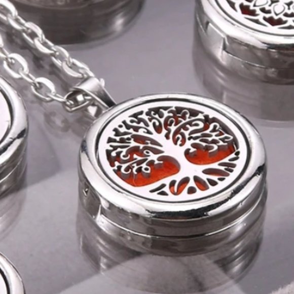 Jewelry - Tree life aromatherapy necklace